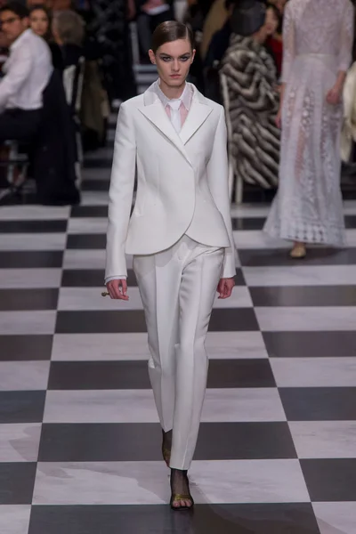 Look 61